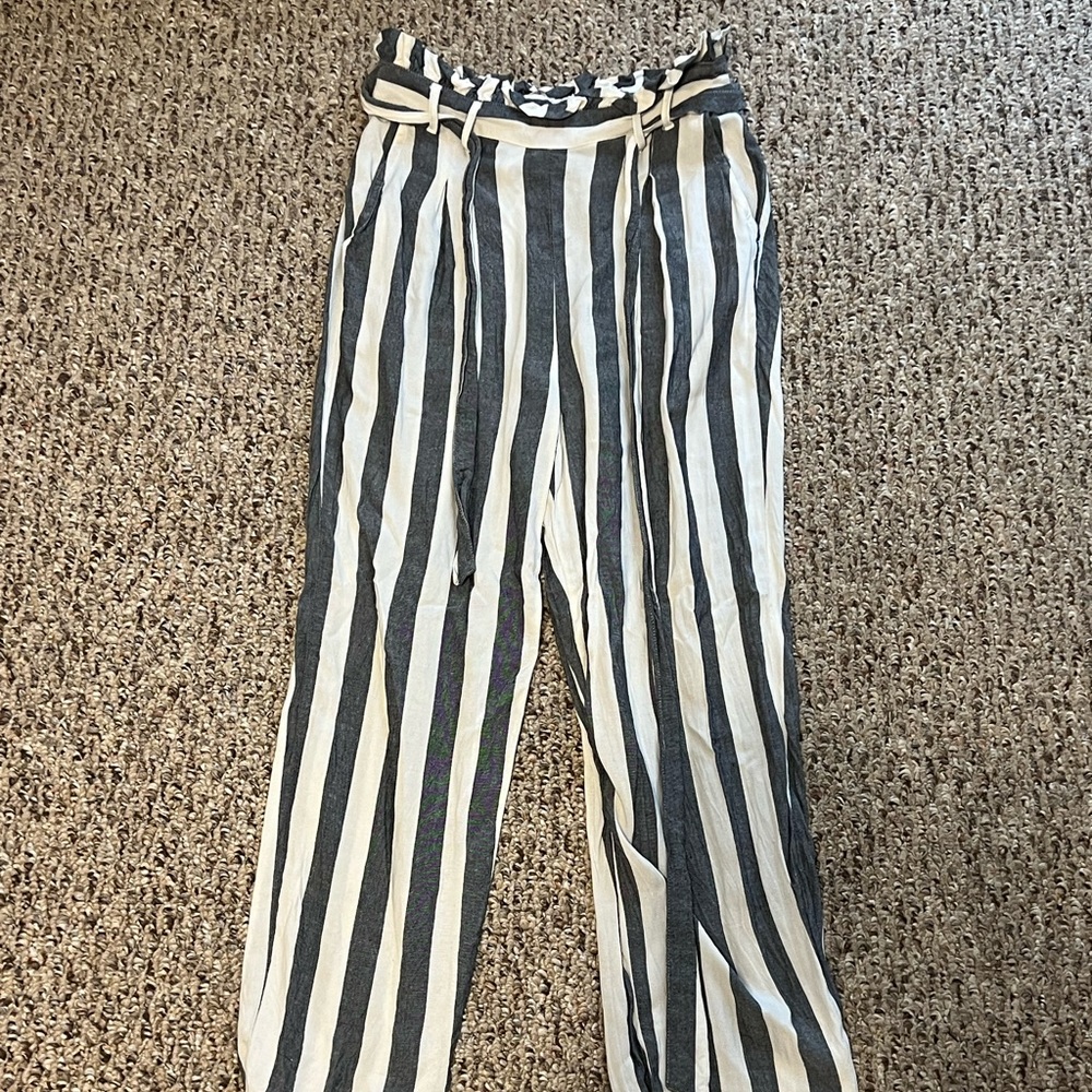 Flowy pants, gray and white